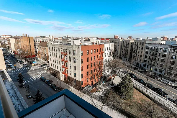 Rented by Voro, LLC | media 19