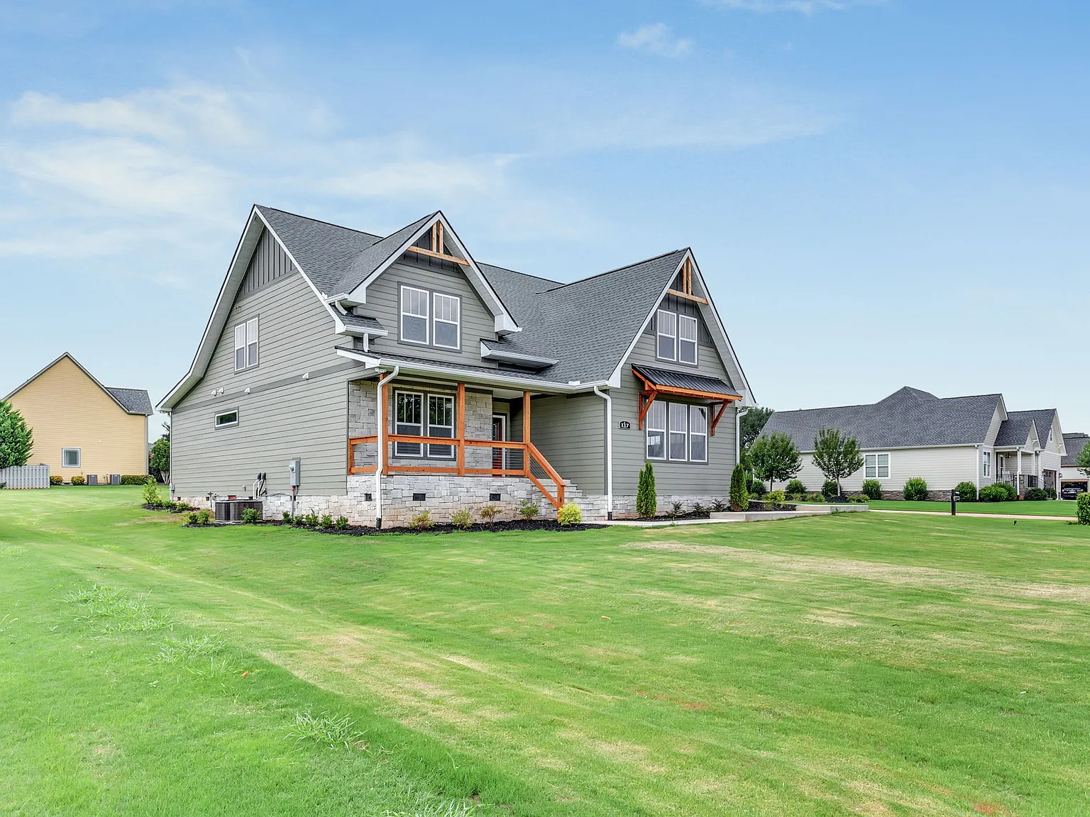 5 bed, 3.5 bath, 3100 sqft, $4,350 — Photo 4