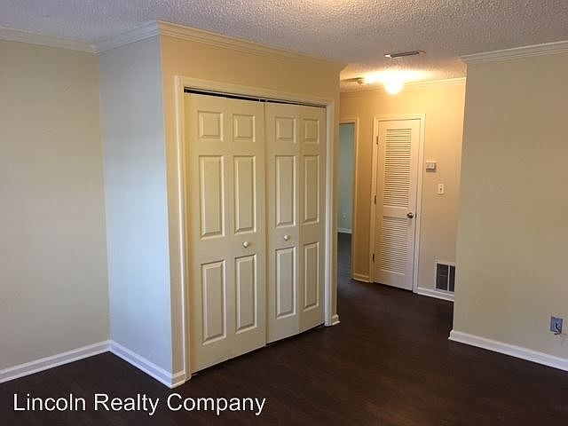 1st image of 4009 Camellia Dr APT D