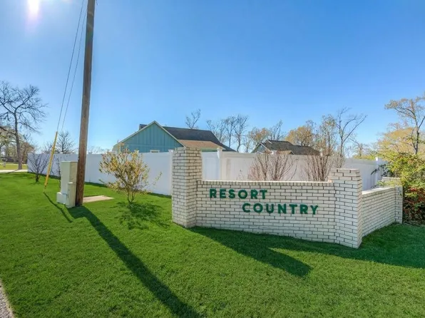 276 Resort Dr, Livingston, TX 77351