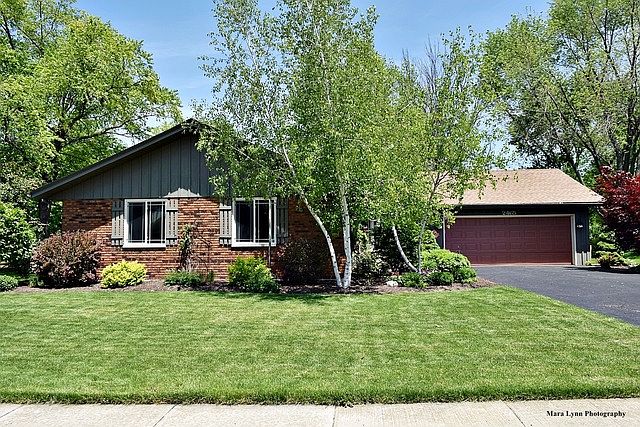 1st image of 2465 Bradford Dr