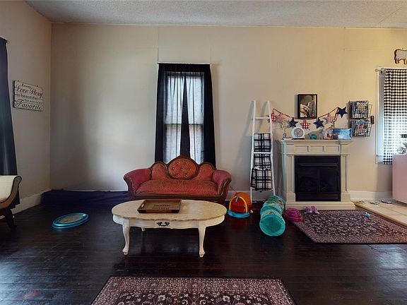 5th image of 319 W Madison Ave