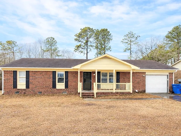 6658 Vaughn Rd — Photo 1
