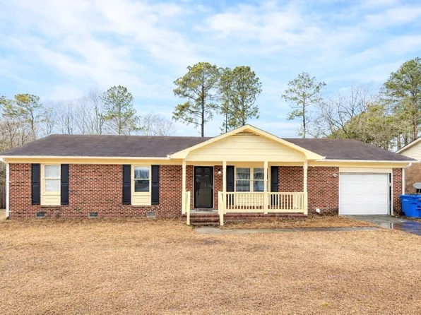 6658 Vaughn Rd, Fayetteville, NC 28304