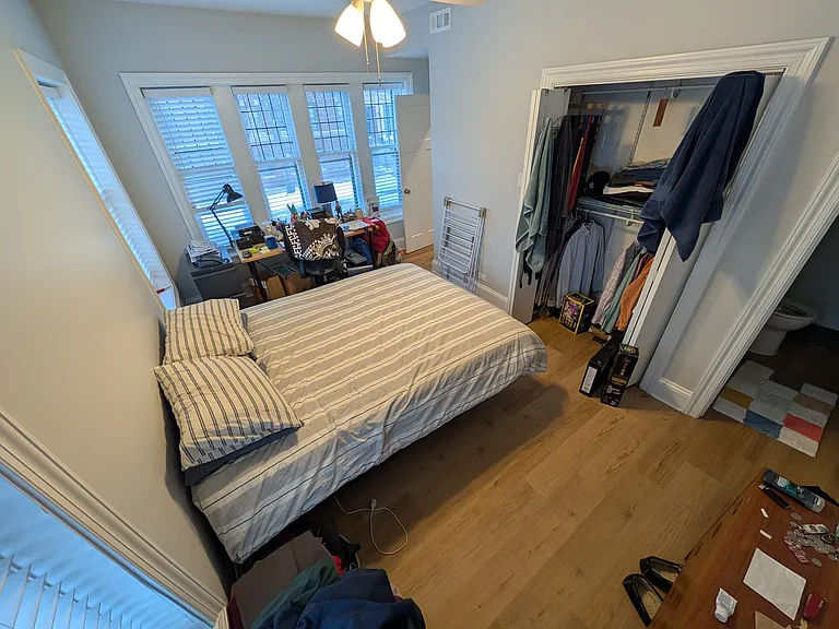 1301 W Roscoe St #1 — Photo 17