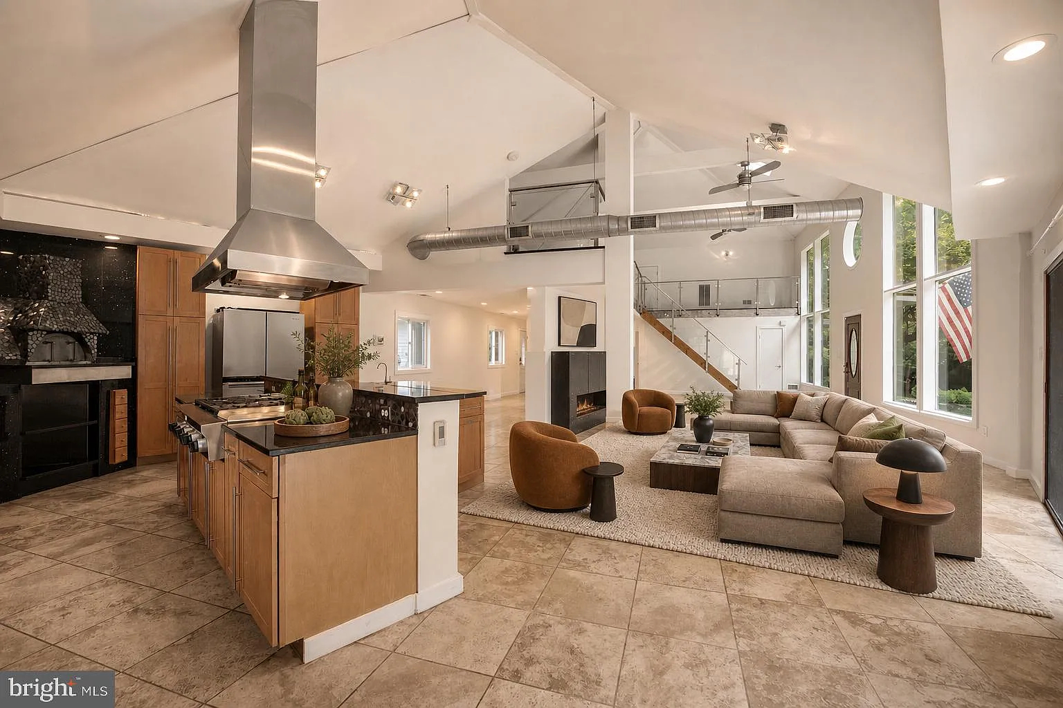 2 bed, 1.5 bath, 2502 sqft, $3,950 — Photo 3