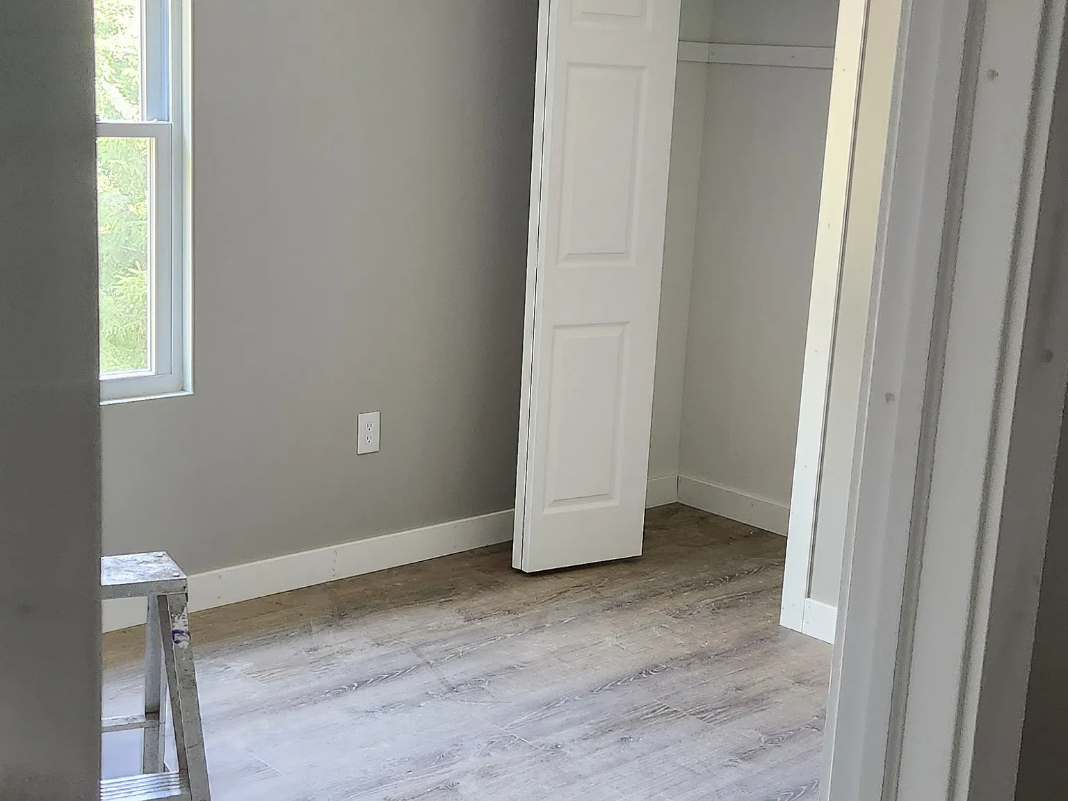 3 bed, 1300 sqft, $2,100 — Photo 3