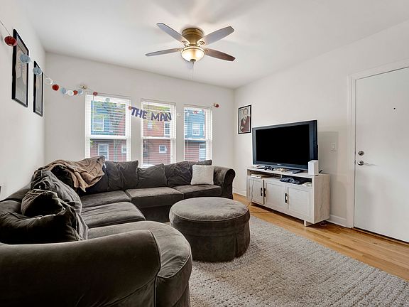 2nd image of 1149 W Cornelia Ave APT 3