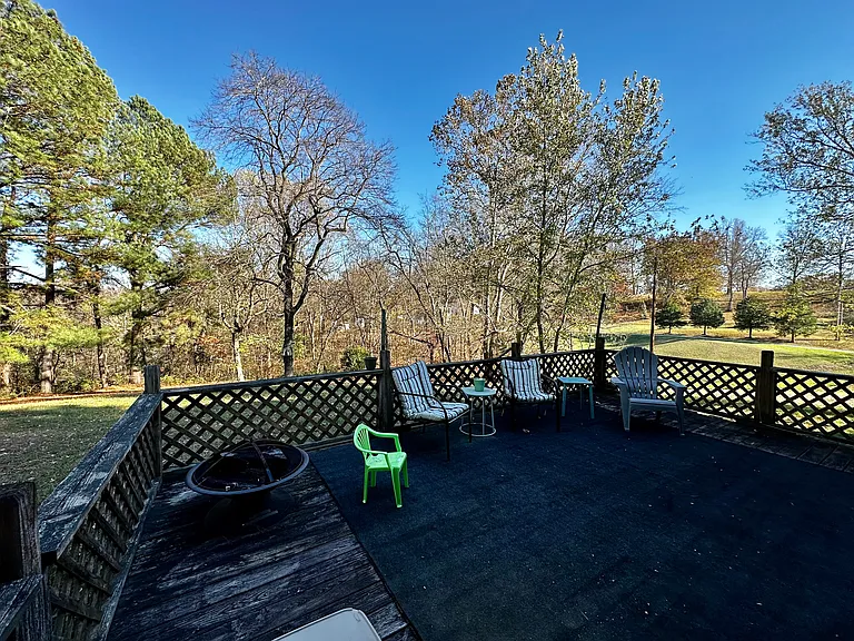 390 Red River Rd — Photo 5
