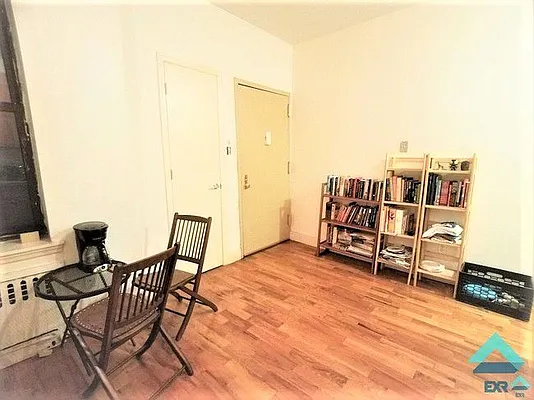 Rented by EXR | media 2