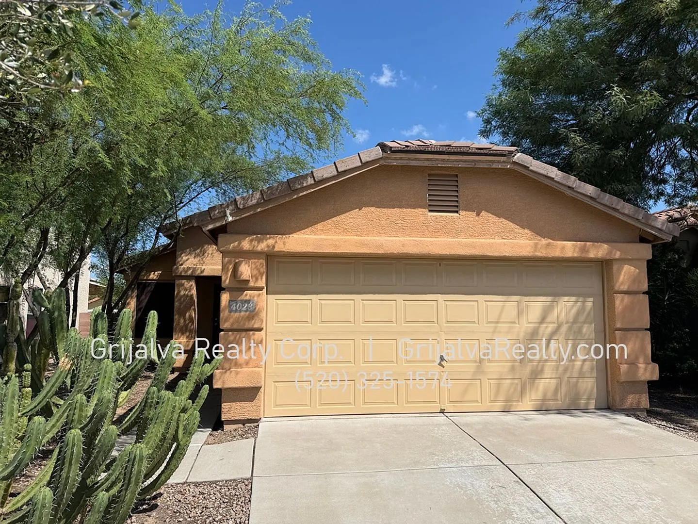 Lovely 3 Bedroom, 2 Bath House for Rent in Valencia Reserve South (Valencia/Alvernon) — Photo 1