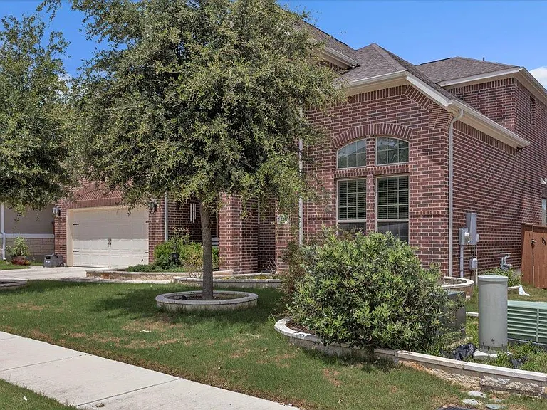 2517 Cappelle Way — Photo 2
