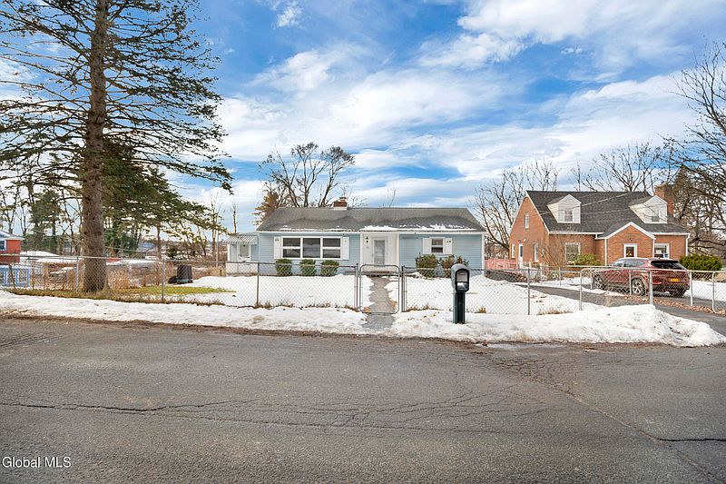 2nd image of 11 Hillside Avenue