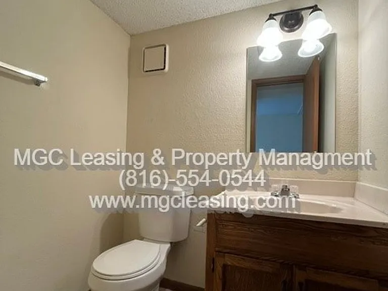 3557-3563 NE Independence Cir — Photo 15