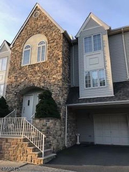 2nd image of 6 Cardinal Ct