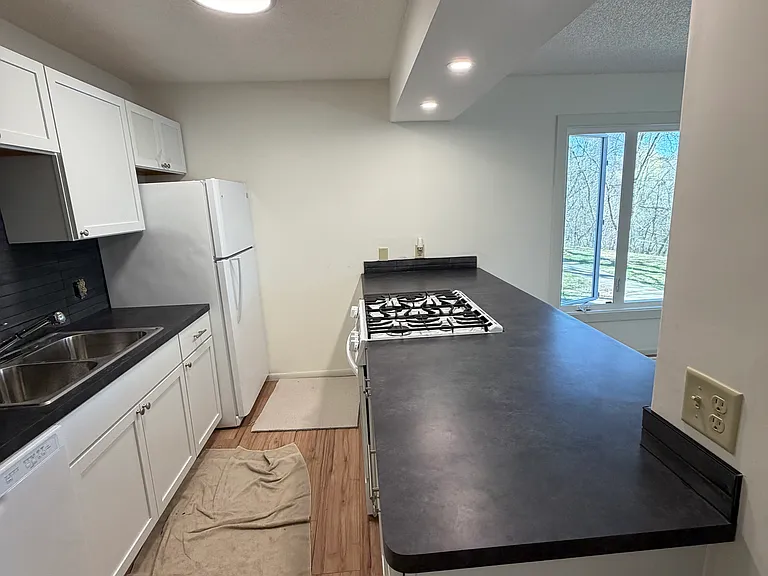 4870 Grenwich Trl N — Photo 15