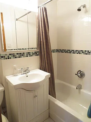 Rented by Kian Realty | media 11