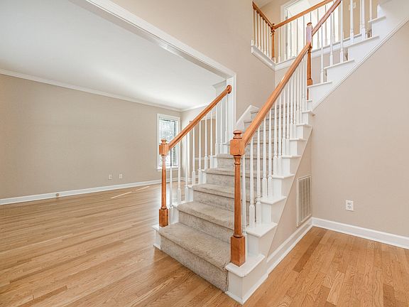4th image of 116 Cavendish Ct