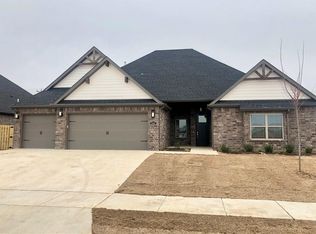 1401 Blue Moon Rd, Centerton, AR 72719