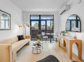 38-27 32nd St