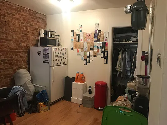 Rented by Premier Metro Realty Corp | media 19