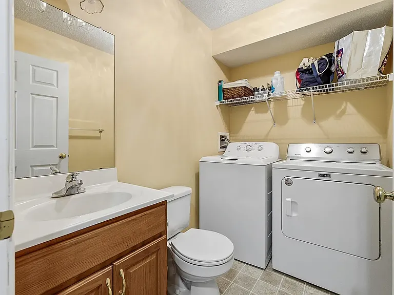 1094 Oakdale Ct — Photo 5
