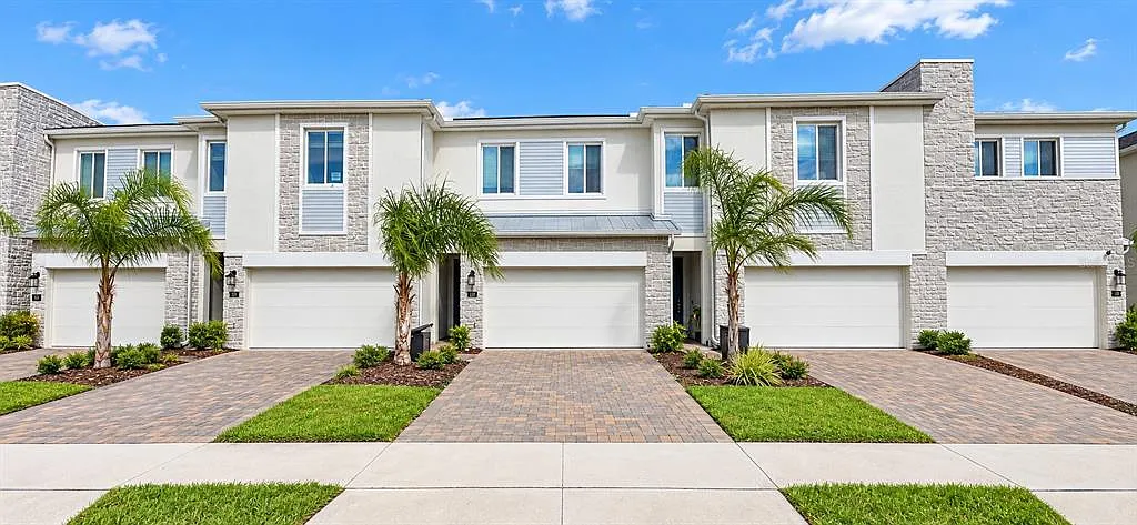 3 bed, 2.5 bath, 1864 sqft, $2,250 — Photo 2