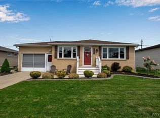 112 Parwood Dr, Cheektowaga, NY 14227