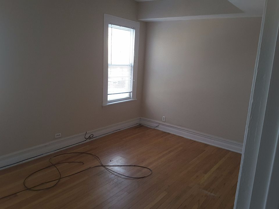 1st image of 7418 S Kingston Ave #1