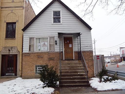 1st image of 4017 N Sawyer Ave
