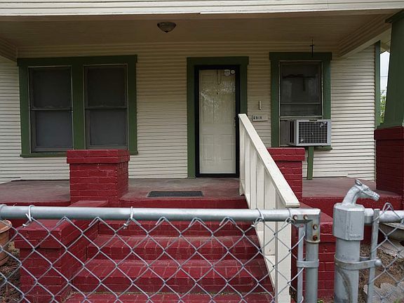 3rd image of 1706 Texas St