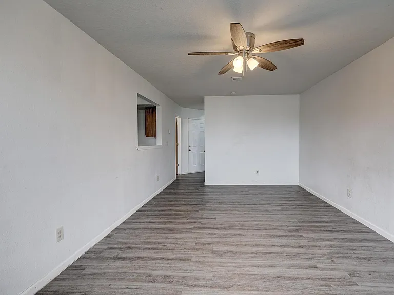 713 S Walker St #A — Photo 5