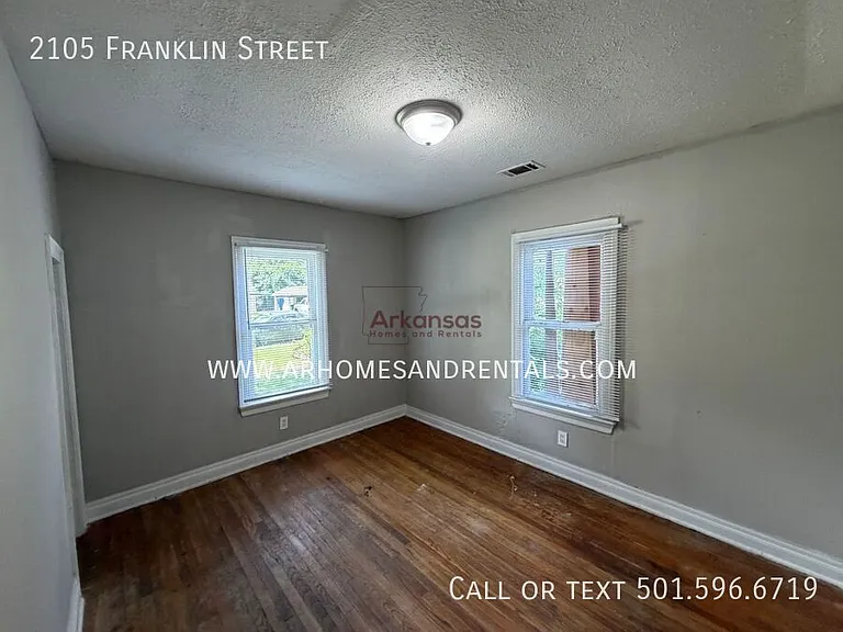 2105 Franklin St — Photo 10