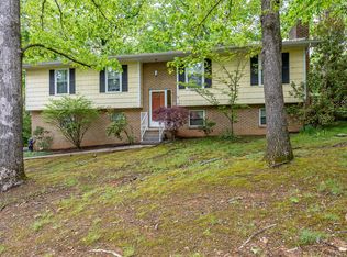 1302 S Dogwood Dr, Maryville, TN 37804