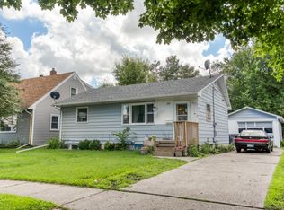1013 1013 15th St N, Moorhead, MN 56560