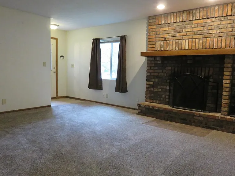 1328 Woodstock Ave #1328 — Photo 7