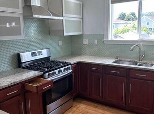 10 Beckert Ave, Revere, MA 02151