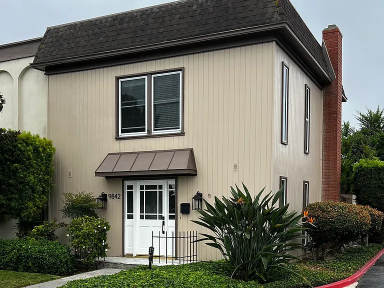 9842 Bluereef Dr — Photo 2
