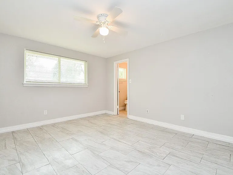 5811 Greencraig Dr — Photo 21