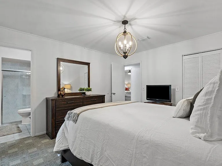 1369 Riverside Cir — Photo 19