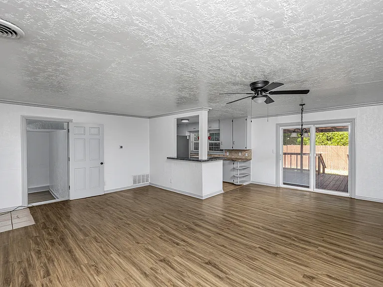 713 NW 32nd St — Photo 27