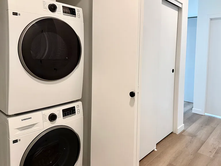 2488 Granville St — Photo 98