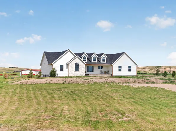 1114 37th Ave SE, Williston, ND 58801