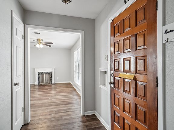 Foyer/Front Door