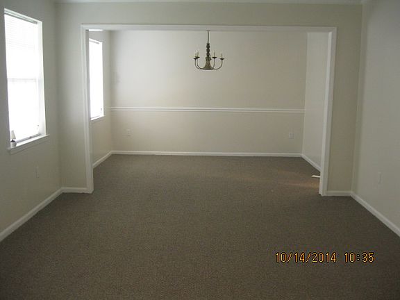 Living room / dining room