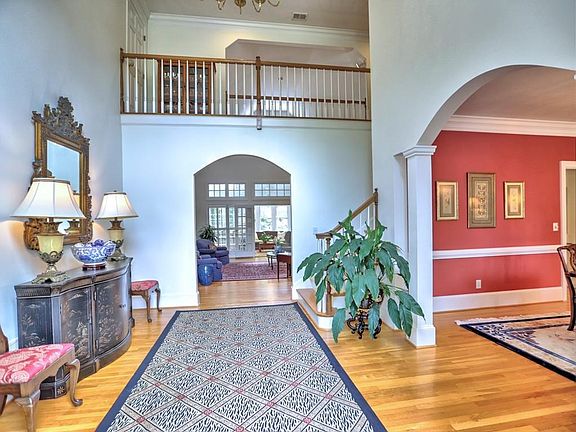 5th image of 457 Manor Oak Ln SE