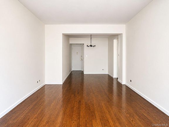 4th image of 4295 Webster Avenue #2D