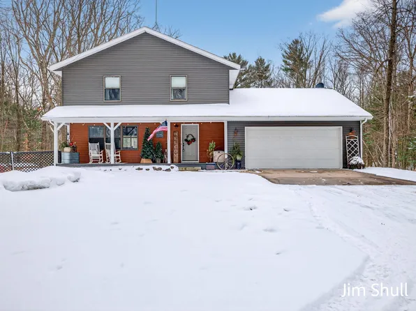 6330 Timberland Dr, Fruitport, MI 49415