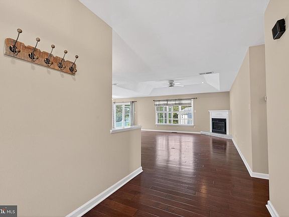 2nd image of 11 Ancient Oak Dr