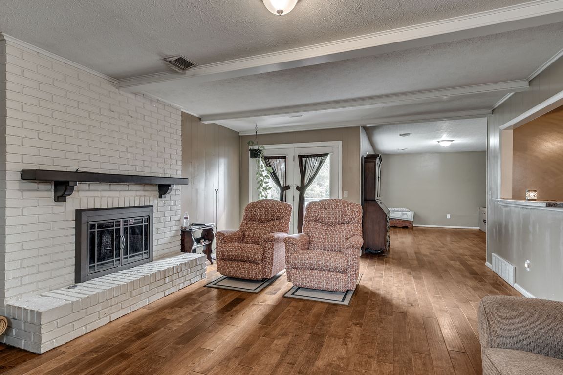 next background image